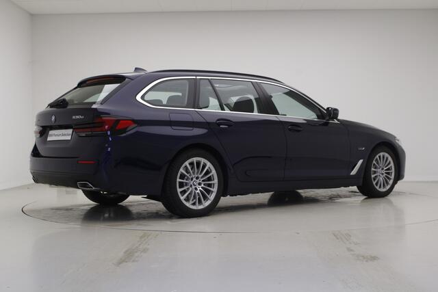 BMW 5-SERIE Touring 530e xDrive | Panorama | HiFi | Laserlight | Head-Up | Camera