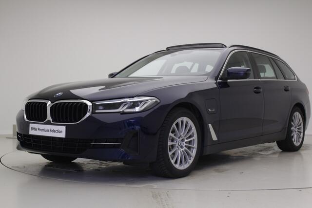 BMW 5-SERIE Touring 530e xDrive | Panorama | HiFi | Laserlight | Head-Up | Camera