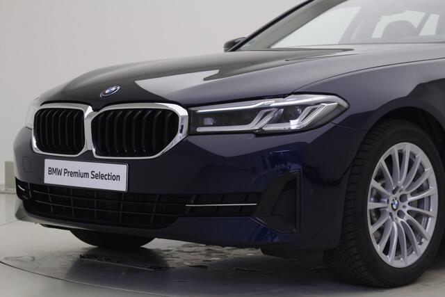 BMW 5-SERIE Touring 530e xDrive | Panorama | HiFi | Laserlight | Head-Up | Camera