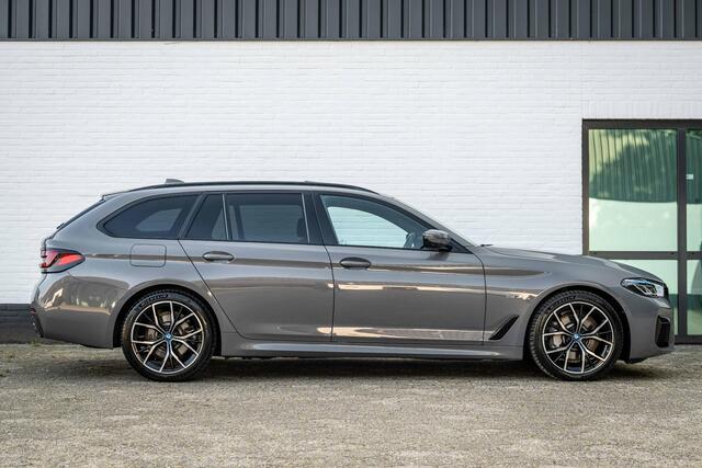 BMW 5-SERIE Touring 530e xDrive M-Sport 4-wielsturing Luchtv. Massage