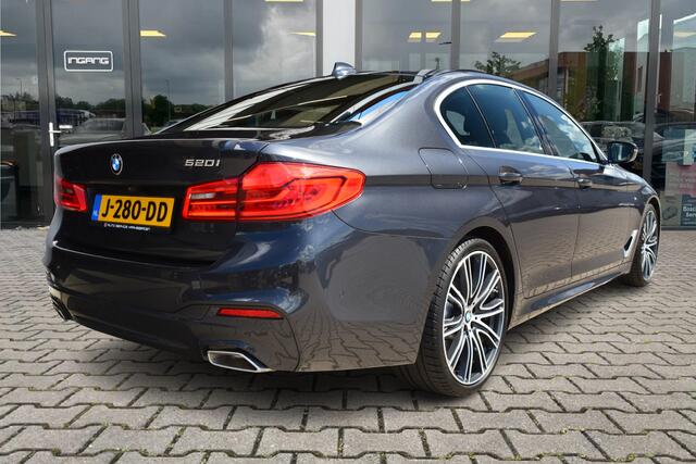 BMW 5-SERIE 520i M-Sport | Nappa Leder | Schuif/Kantel | 20 Inch |