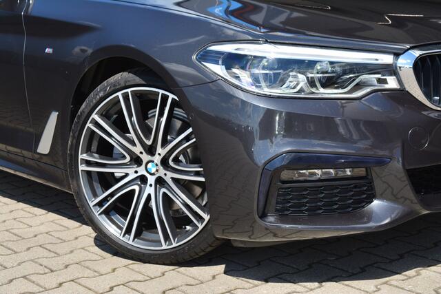 BMW 5-SERIE 520i M-Sport | Nappa Leder | Schuif/Kantel | 20 Inch |