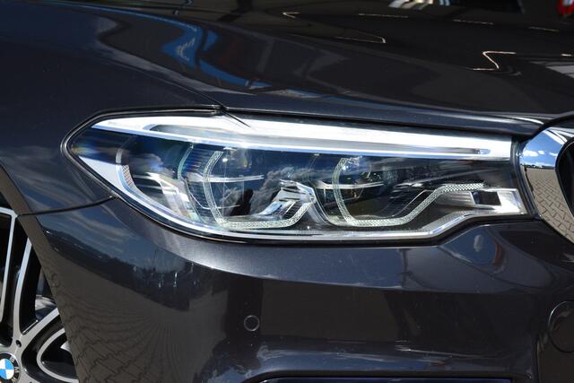 BMW 5-SERIE 520i M-Sport | Nappa Leder | Schuif/Kantel | 20 Inch |