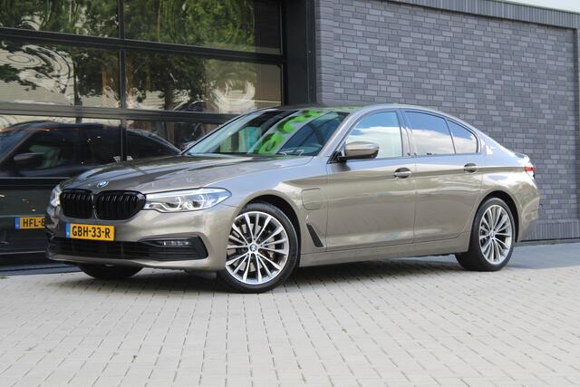 BMW 5-SERIE 530e iPerformance High Executive | DEALER ONDR | 360 | HUD | DODE HOEK | SFEERVERLICHTING |
