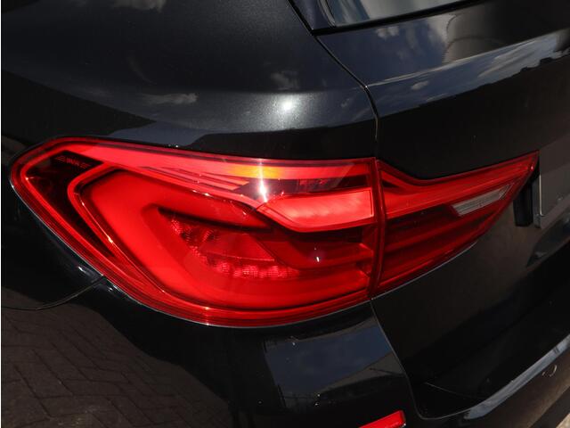 BMW 5-SERIE Touring 540i xDrive High Executive | Harman/Kardon | Lederen Sportstoelen |