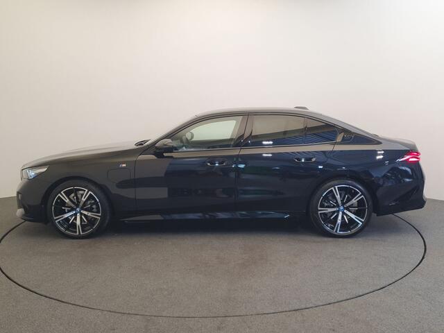 BMW 5-SERIE 530e M-Sport Panoramdak, Harman/Kardon, Memory