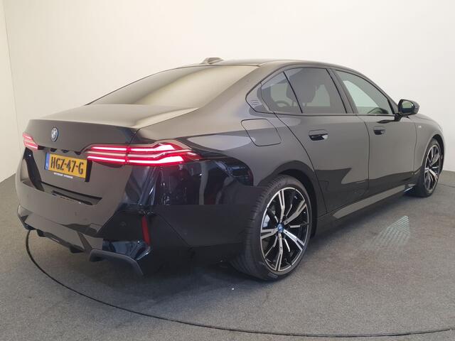 BMW 5-SERIE 530e M-Sport Panoramdak, Harman/Kardon, Memory