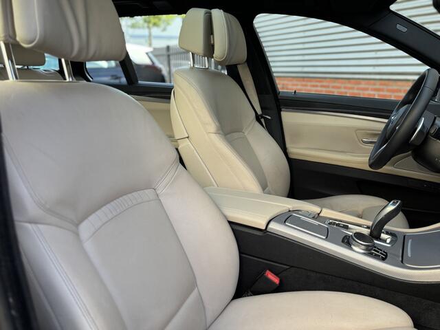 BMW 5-SERIE Touring 520i High Executive | M-Sport | Trekhaak | Panoramadak |