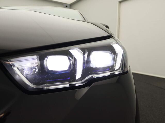 BMW 5-SERIE Sedan 530e M Sportpakket | Innovation Pack | Travel Pack | Comfort Pack| Stuurwielrand Verwarmd | Trekhaak | Panoramadak | 4-zone airconditioning | Driving Assistant Plus | Harman Kardon