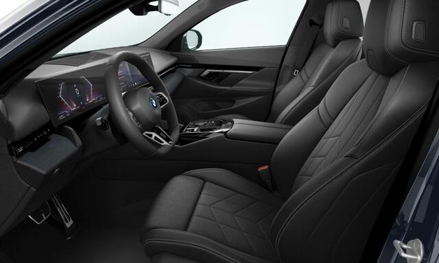 BMW 5-SERIE Touring 530e | M-Sport | Elek. Trekhaak | Camera | 20'' | Driv. Ass. Plus