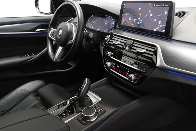 BMW 5-SERIE Touring 530e M-Sport Business Edition Plus PANORAMADAK | COMFORT ACCES / SAFETY / PARKING- PACK | HEAD UP