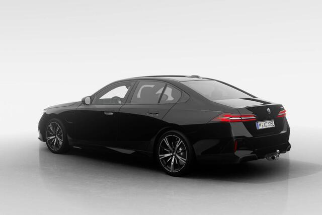 BMW 5-SERIE Sedan 530e M Sport Edition Innovation Pack | Travel Pack | Comfort Pack | Trekhaak