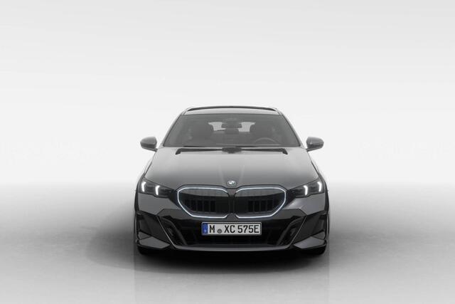 BMW 5-SERIE Touring 530e M Sport Edition | M Sport Pro | Travel Pack | Comfort Pack | Trekhaak