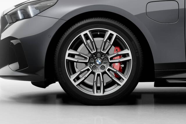 BMW 5-SERIE Touring 530e M Sport Edition | M Sport Pro | Travel Pack | Comfort Pack | Trekhaak