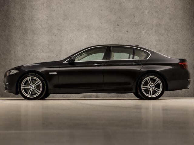 BMW 5-SERIE 535i High Executive 306Pk Automaat (VIRTUAL COCKPIT, 6 CILINDER, GROOT NAVI, MEMORY SEATS, LEDER, STOELVERWARMING, CAMERA, HARMAN/KARDON, XENON, NIEUWE APK, NIEUWSTAAT)