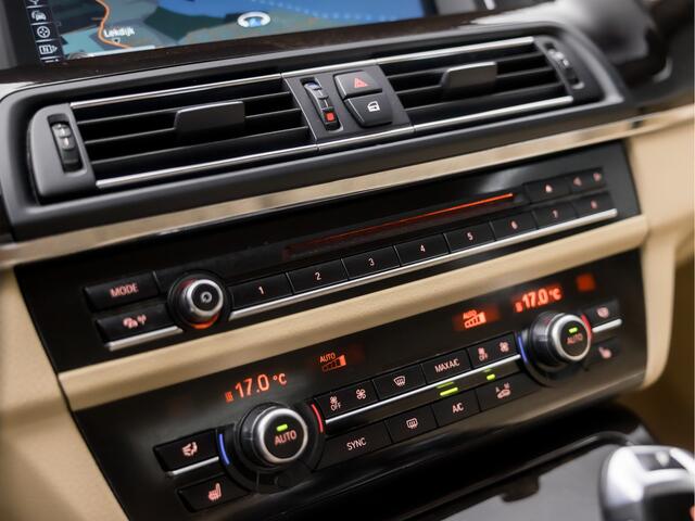 BMW 5-SERIE 535i High Executive 306Pk Automaat (VIRTUAL COCKPIT, 6 CILINDER, GROOT NAVI, MEMORY SEATS, LEDER, STOELVERWARMING, CAMERA, HARMAN/KARDON, XENON, NIEUWE APK, NIEUWSTAAT)