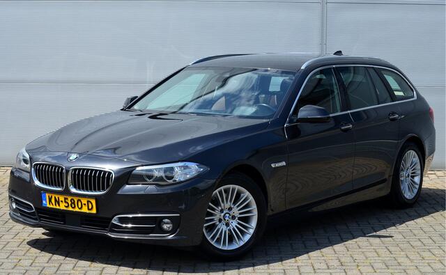 BMW 5-SERIE Touring 520I LUXURY EDITION | LUCHTVERING | ELECTR. + MEMORY STOELEN | HEAD UP | CAMERA | ELECT. TREKHAAK | VOL LEER | ALL IN RIJKLAARPRIJS