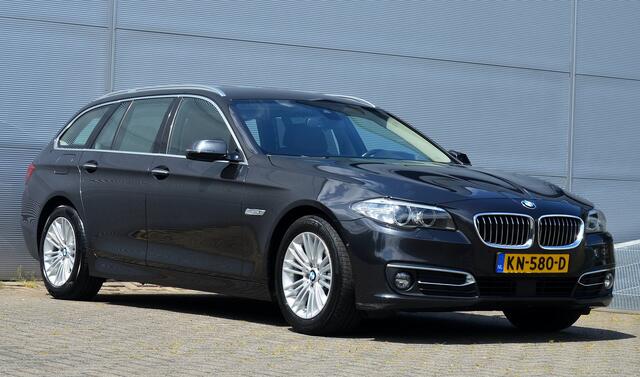 BMW 5-SERIE Touring 520I LUXURY EDITION | LUCHTVERING | ELECTR. + MEMORY STOELEN | HEAD UP | CAMERA | ELECT. TREKHAAK | VOL LEER | ALL IN RIJKLAARPRIJS