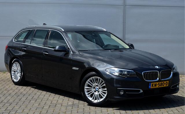 BMW 5-SERIE Touring 520I LUXURY EDITION | LUCHTVERING | ELECTR. + MEMORY STOELEN | HEAD UP | CAMERA | ELECT. TREKHAAK | VOL LEER | ALL IN RIJKLAARPRIJS