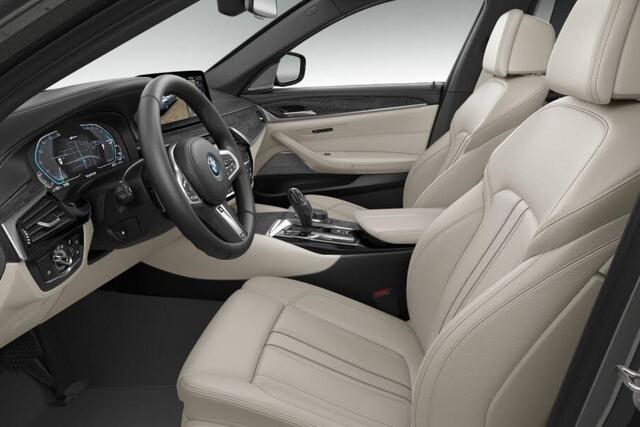 BMW 5-SERIE Sedan 545e xDrive Business Edition Plus