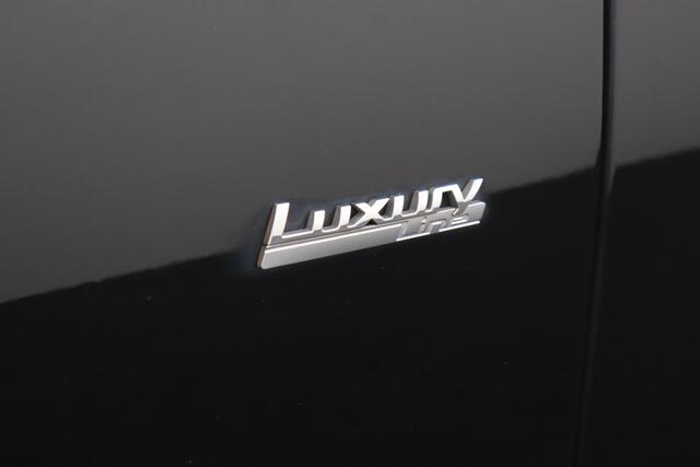 BMW 5-SERIE Touring 520d Luxury Line Trekhaak Leder-Sportstoelen 18'LMV
