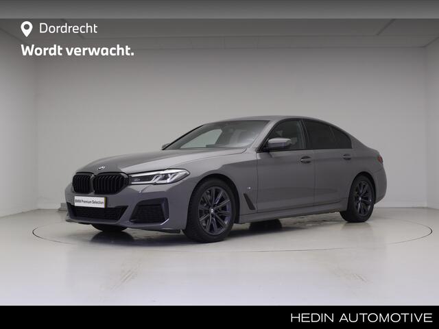 BMW 5-SERIE 520i M-Sport | Harman Kardon | Schuifdak | High Executive | 19" LMV
