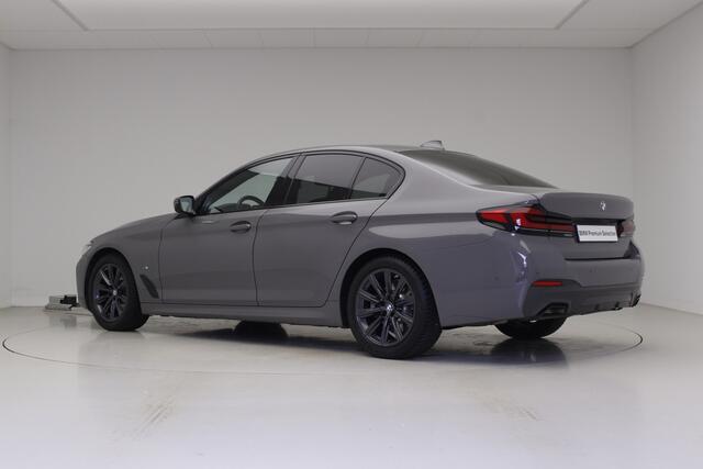 BMW 5-SERIE 520i M-Sport | Harman Kardon | Schuifdak | High Executive | 19" LMV