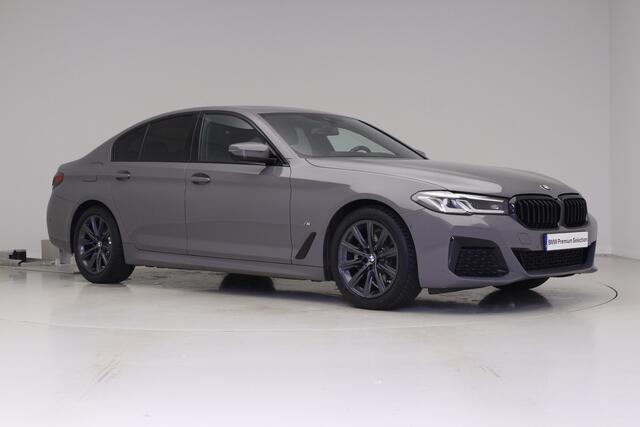 BMW 5-SERIE 520i M-Sport | Harman Kardon | Schuifdak | High Executive | 19" LMV