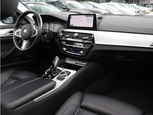 BMW 5-SERIE 530e High Executive I Pano I Trekhaak I Leder I HarmanKardon