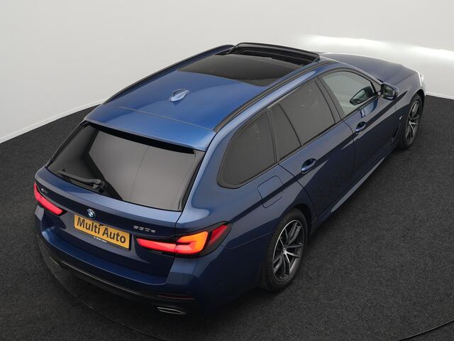 BMW 5-SERIE Touring 530e xDrive M-Sport Plug In Hybrid PHEV | Panodak | Adaptive Cruise | Harman/Kardon | Laser LED | Carplay | 360 Camera | Head Up | Electrische Lederen Sportstoelen met Geheugen | Stoel Verwarming |