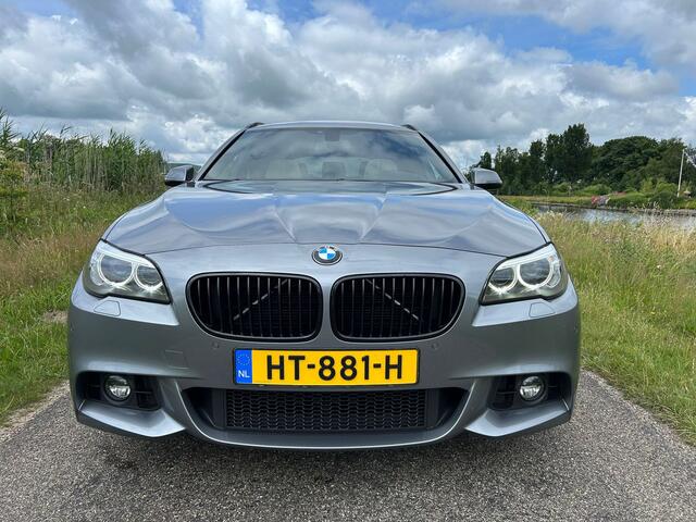BMW 5-SERIE Touring 520i High Executive M-Pakket / Panoramadak VOL!