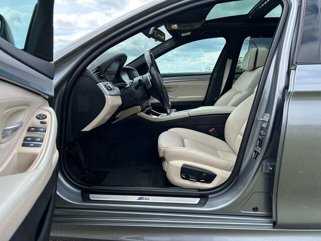 BMW 5-SERIE Touring 520i High Executive M-Pakket / Panoramadak VOL!