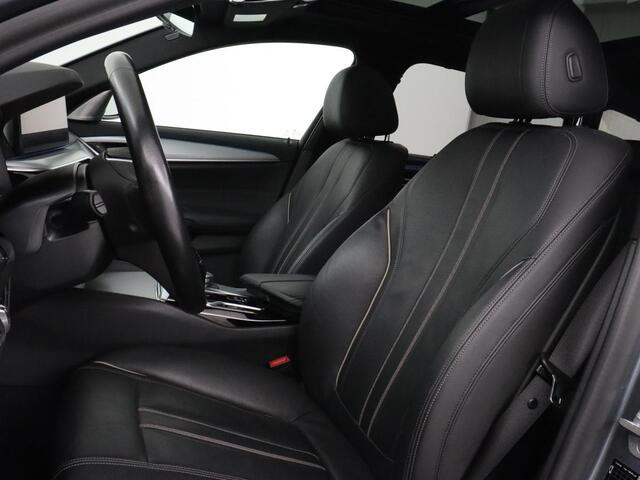 BMW 5-SERIE 530e High Executive | Panoramadak | Head-Up | Adaptive cruise | Trekhaak | Bowers & Wilkins | Leder | Stoelverwarming | 360 Camera | Carplay | Keyless | Navigatie