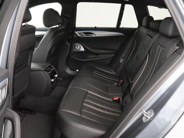 BMW 5-SERIE 530e High Executive | Panoramadak | Head-Up | Adaptive cruise | Trekhaak | Bowers & Wilkins | Leder | Stoelverwarming | 360 Camera | Carplay | Keyless | Navigatie
