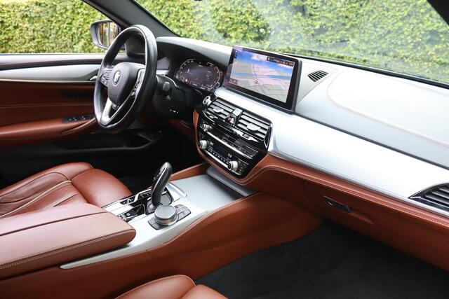 BMW 5-SERIE Touring 530e xDrive Individual Pano/Laser LED/Head-up/Tartufo Leder/360/HK/ACC/Dodehoek/Trekhaak wegkl.