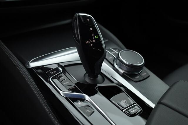 BMW 5-SERIE Touring 530e M Sport | HUD | Laser LED | Camera | Leder | Keyless | Stoelverw. | Apple CarPlay