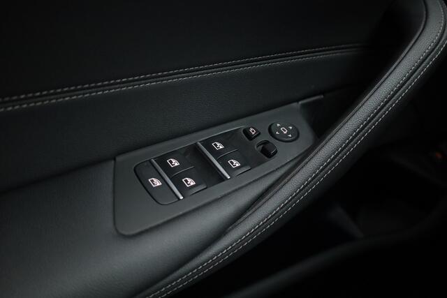 BMW 5-SERIE Touring 530e M Sport | HUD | Laser LED | Camera | Leder | Keyless | Stoelverw. | Apple CarPlay