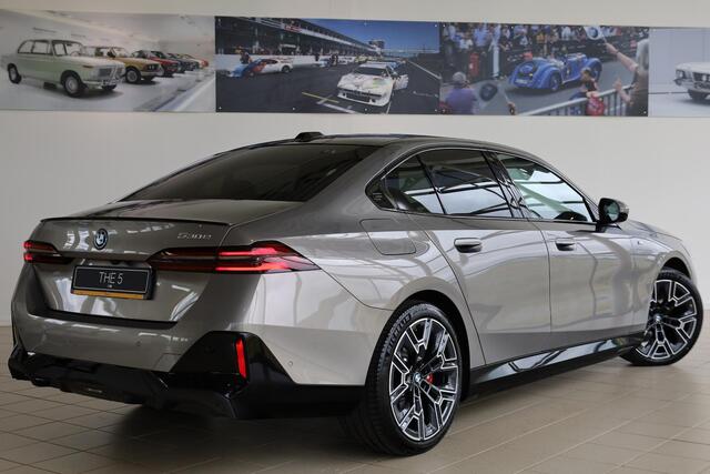 BMW 5-SERIE 530e Sedan | M Sport Edition | M Sportpakket Pro | Innovation Pack | Comfort Pack | Travel Pack