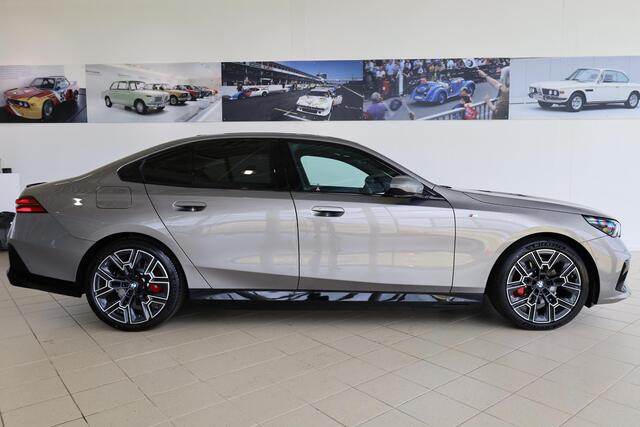 BMW 5-SERIE 530e Sedan | M Sport Edition | M Sportpakket Pro | Innovation Pack | Comfort Pack | Travel Pack
