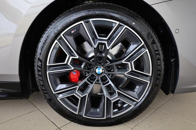 BMW 5-SERIE 530e Sedan | M Sport Edition | M Sportpakket Pro | Innovation Pack | Comfort Pack | Travel Pack