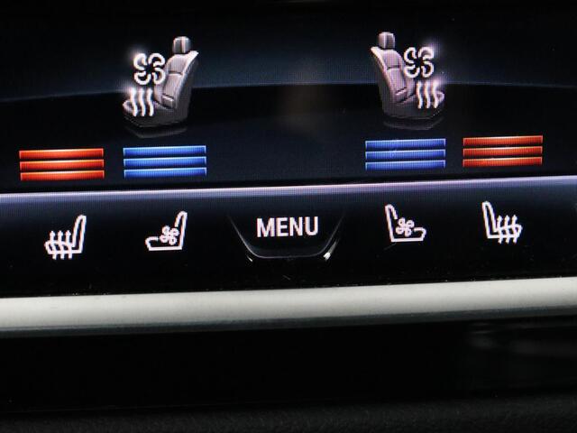 BMW 5-SERIE 530e Luxury Line | Panoramadak | Stoelventilatie | LaserLight | Head-Up | Adaptive cruise | Massage | Harman/Kardon | Leder | Trekhaak | Keyless | Comfortstoelen | Carplay | Sfeerverlichting