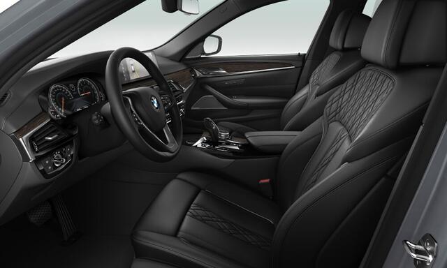 BMW 5-SERIE 540i Luxury Line - Dak - Adaptive Drive - Head-Up - ACC - Standkachel - Harman Kardon
