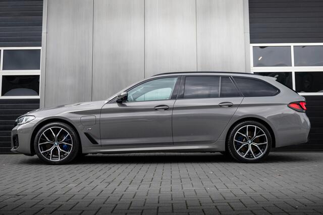 BMW 5-SERIE Touring 530e xDrive Business Edition Plus M-Sportpakket / BTW-Auto/ 1e-Eigenaar/ Pano-Dak/ Head-Up/ Laser/ Keyless/ Adap.Cruise/ Apple-Carplay/ 19'' LMV