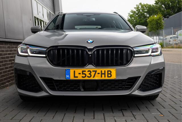 BMW 5-SERIE Touring 530e xDrive Business Edition Plus M-Sportpakket / BTW-Auto/ 1e-Eigenaar/ Pano-Dak/ Head-Up/ Laser/ Keyless/ Adap.Cruise/ Apple-Carplay/ 19'' LMV