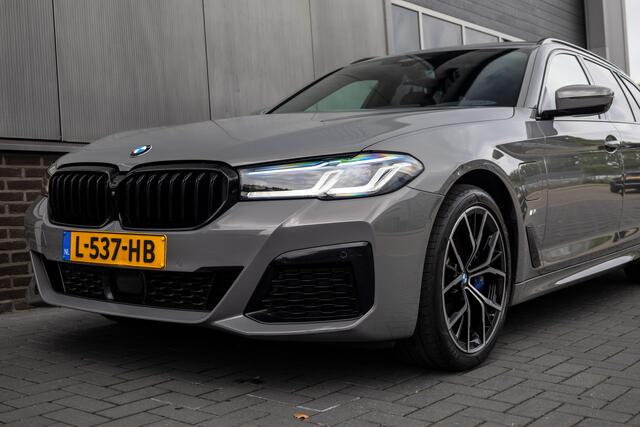 BMW 5-SERIE Touring 530e xDrive Business Edition Plus M-Sportpakket / BTW-Auto/ 1e-Eigenaar/ Pano-Dak/ Head-Up/ Laser/ Keyless/ Adap.Cruise/ Apple-Carplay/ 19'' LMV