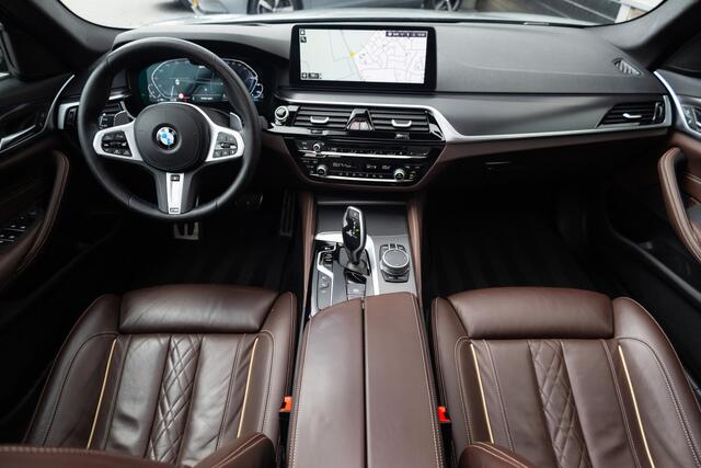 BMW 5-SERIE Touring 530e xDrive Business Edition Plus M-Sportpakket / BTW-Auto/ 1e-Eigenaar/ Pano-Dak/ Head-Up/ Laser/ Keyless/ Adap.Cruise/ Apple-Carplay/ 19'' LMV