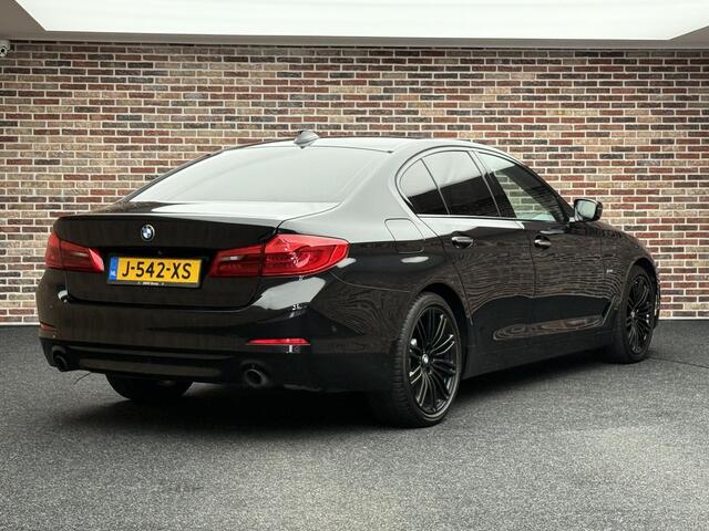BMW 5-SERIE 530i Sportline High Executive Sfeer|Camera|Navi