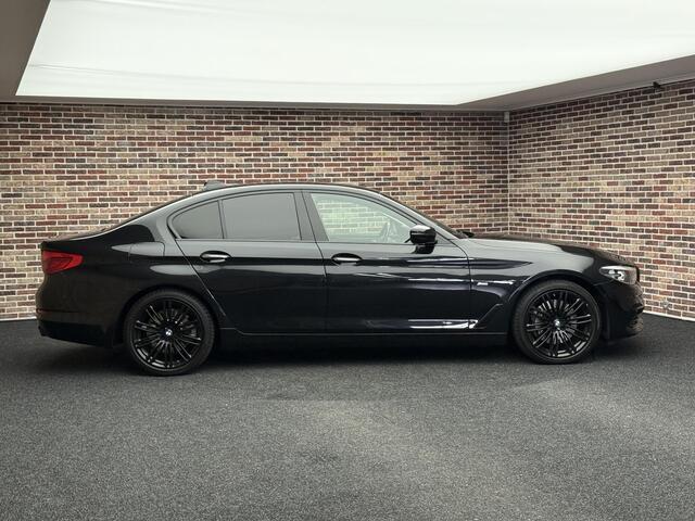 BMW 5-SERIE 530i Sportline High Executive Sfeer|Camera|Navi