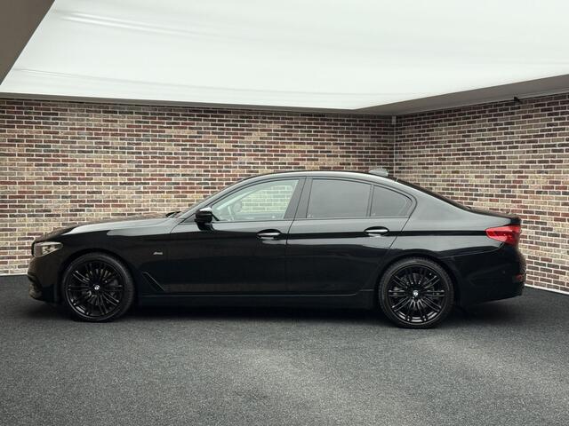 BMW 5-SERIE 530i Sportline High Executive Sfeer|Camera|Navi