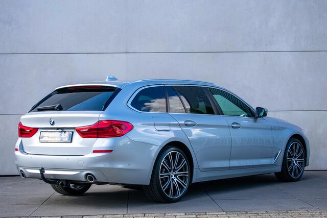 BMW 5-SERIE Touring 520i High Executive Edition Trekhaak-20"-DAB-Leder-